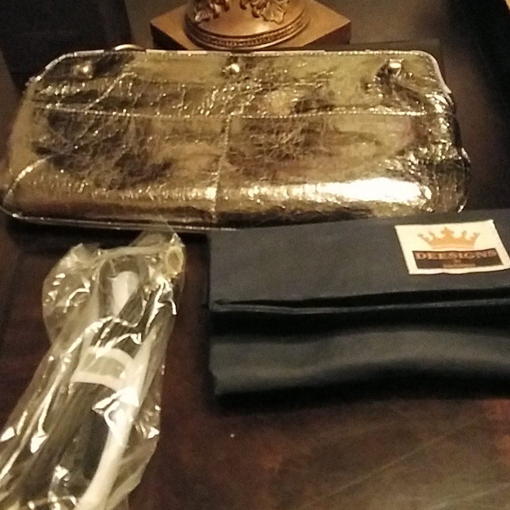 🧚‍♂Deesigns 2 in one clutch/with cloth bag&strap.